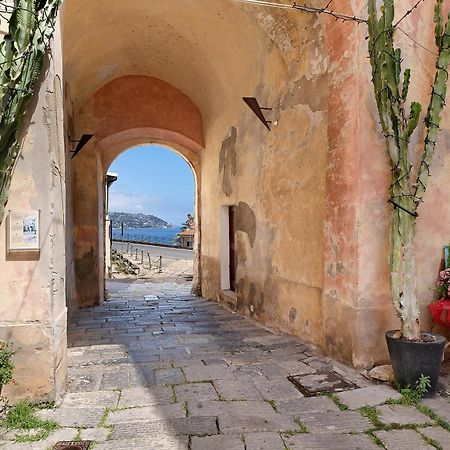 Casa Elena Lejlighed Bordighera Eksteriør billede