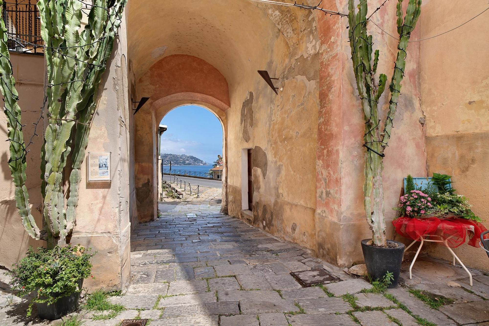 Casa Elena Lejlighed Bordighera Eksteriør billede